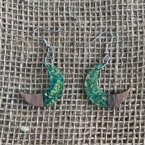 Nwt Handmade Crescent Moon Earrings